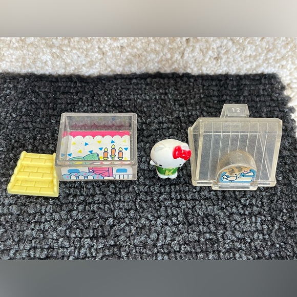 Hello Kitty Miniature Set - Picture 2 of 11